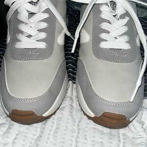 Women’s Gray Sneakers